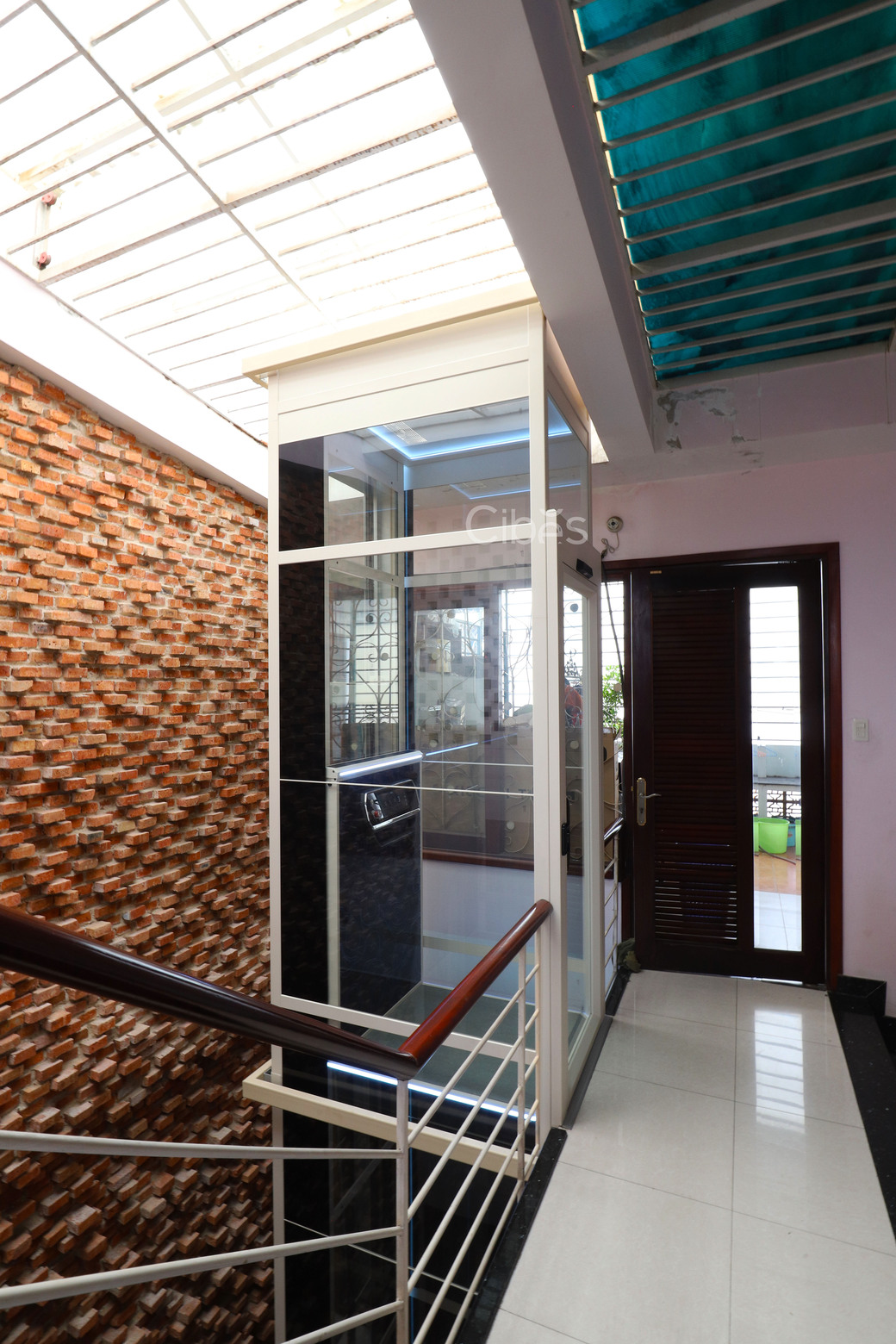 Tầng 4 sau khi lắp thang máy Cibes